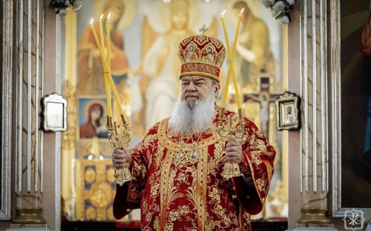 Arhiepiscopul de Edineț, Nicodim, decorat de patriarhul Kirill. S-a rugat cu preoți care susțin războiul