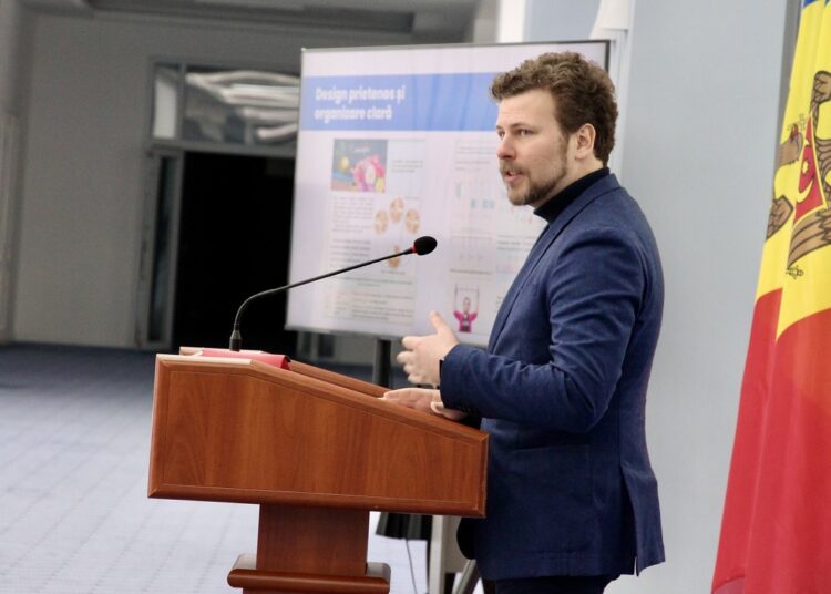 Reformă inițiată de MEC: manualele școlare vor fi tipărite în patru culori, iar cele voluminoase vor fi divizate