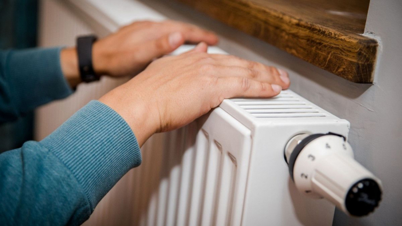 Scumpiri în lanț, înainte de iarnă: După gaz, se scumpește și căldura. Cât vor achita bălțenii