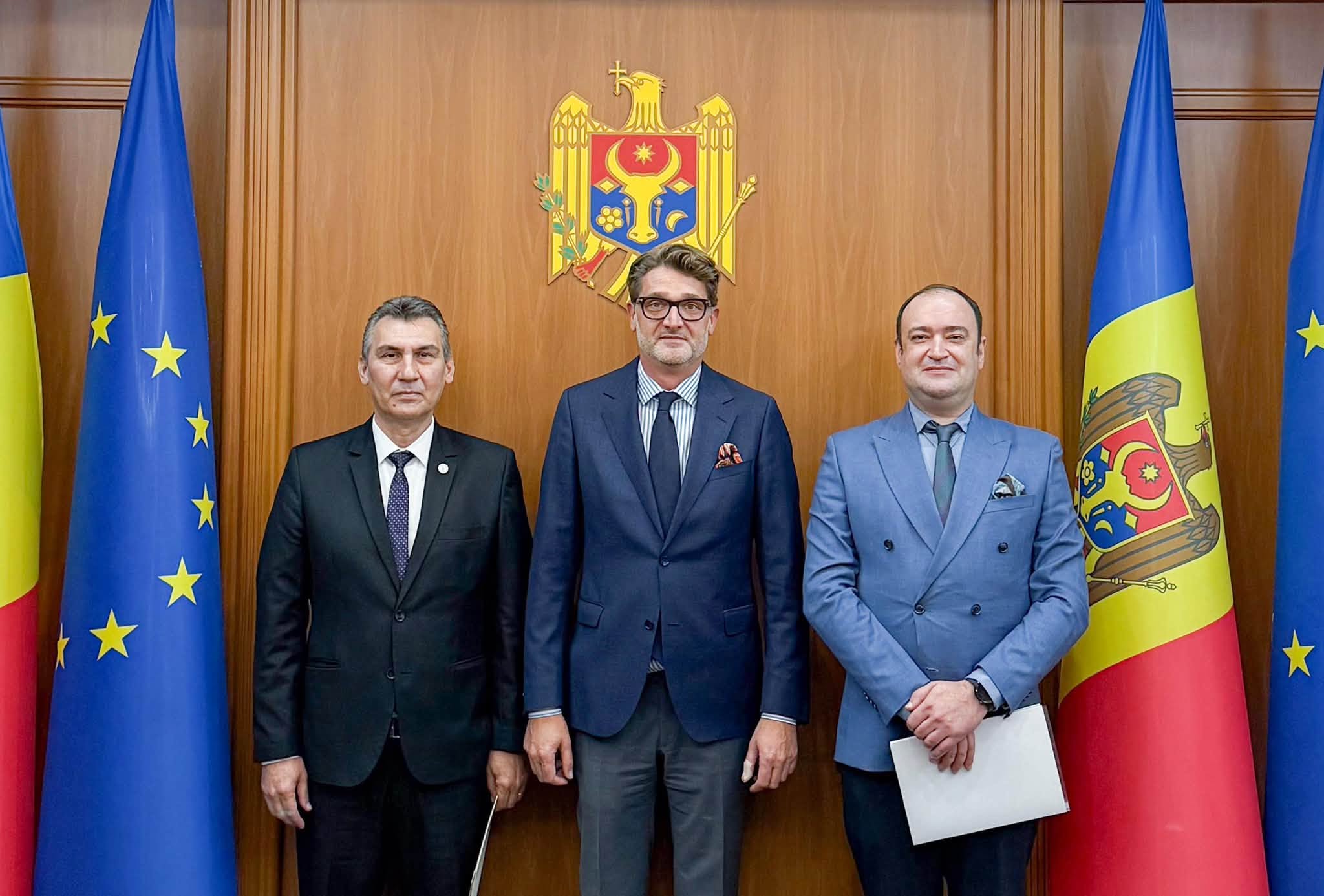 FOTO // Noul consul general al României la Bălți și-a prezentat patenta consulară: „România continuă să investească în ceea ce apropie oamenii și comunitățile de pe cele două maluri ale Prutu