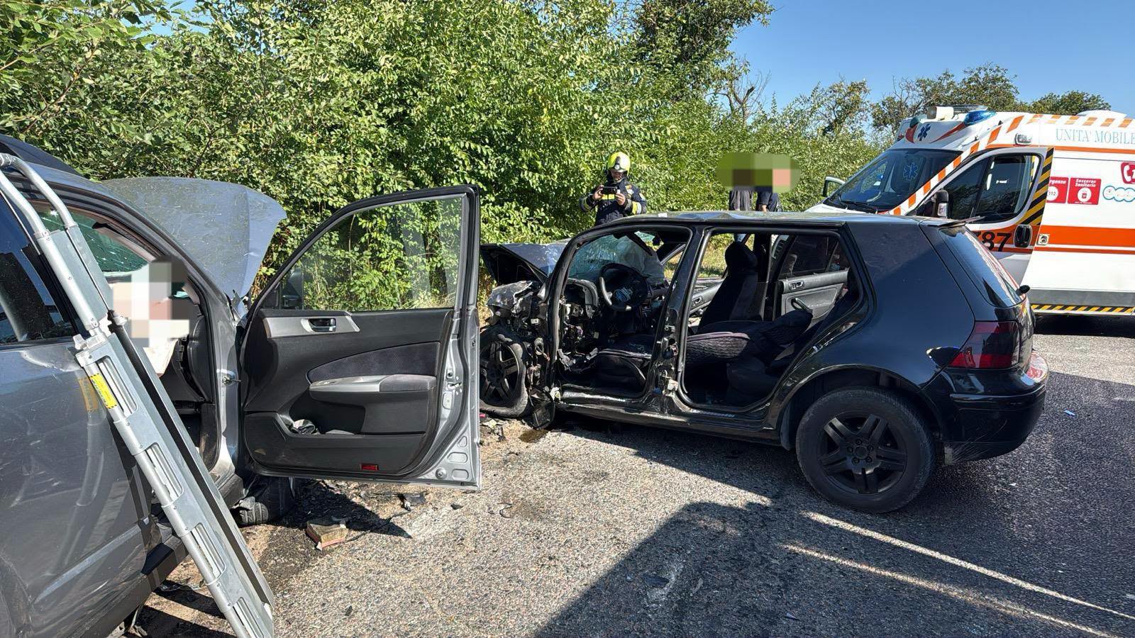 FOTO // Accident grav în apropierea satului Calfa, raionul Anenii Noi. Trei persoane, descarcerate de salvatori