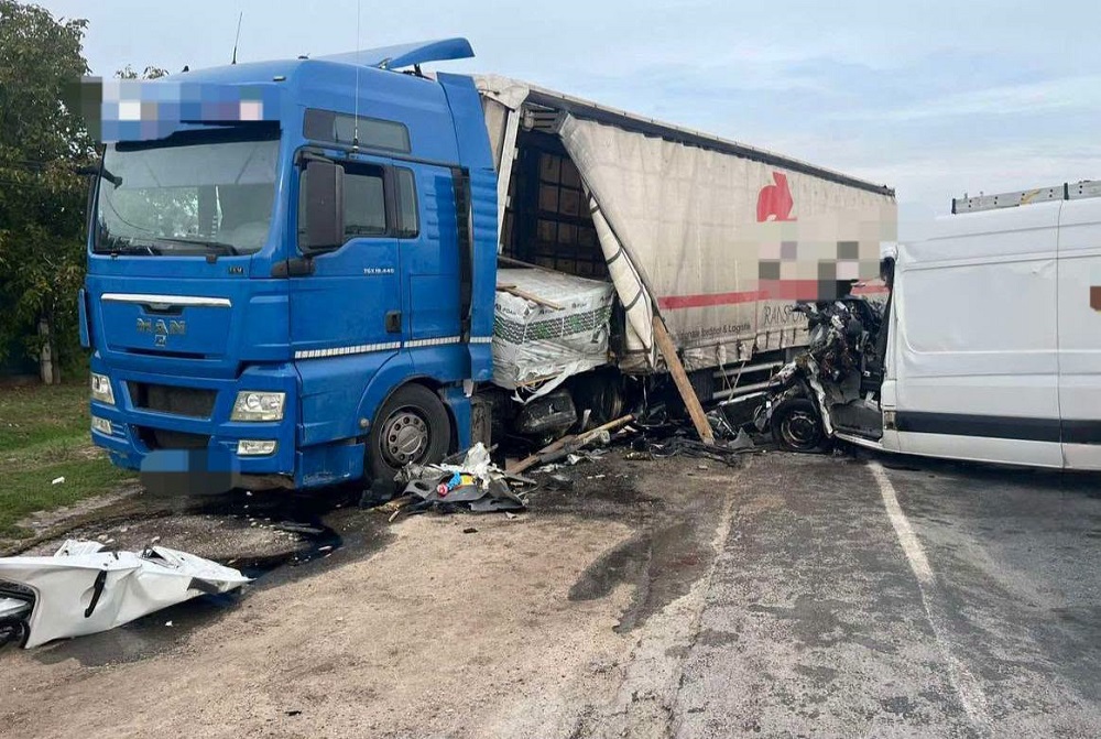 FOTO // Accident tragic la Rîșcani: un tânăr de 25 de ani a murit după ce a intrat cu mașina pe contrasens