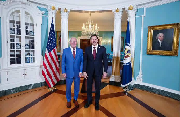 FOTO // Ambasadorul SUA Joseph Mark Burkhalter, așteptat la Chișinău