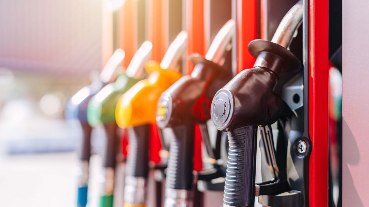 Prețul motorinei se apropie de 36 de lei. Cât vor costa mâine carburanții