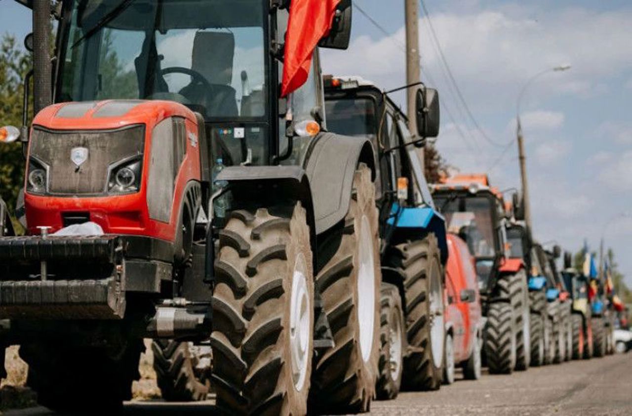 Se anunță protest la Fălești. Luni, agricultorii vor ieși cu tehnica din dotare