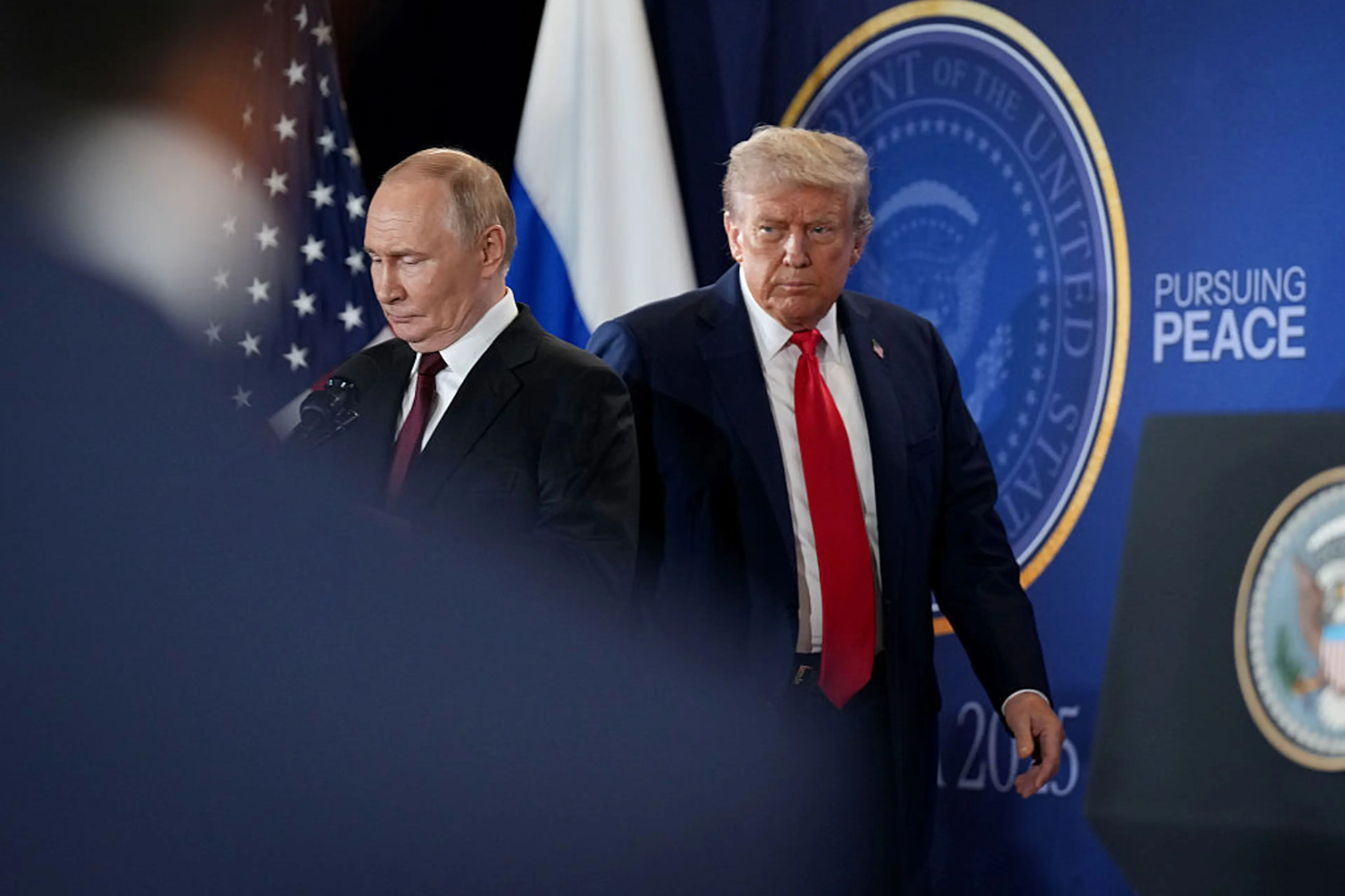 Donald Trump a semnat legea care lovește dur Rusia: sancțiunile istorice îl vizează și pe Vladimir Putin