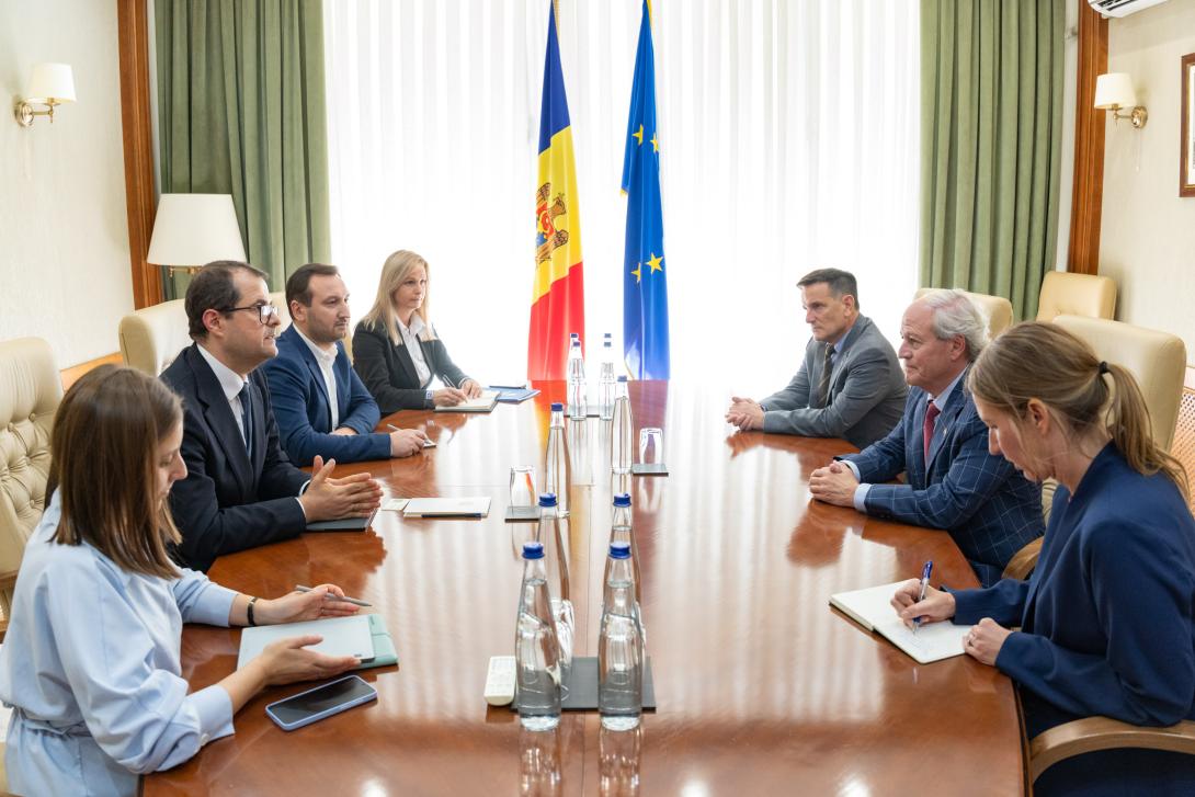 Vasile Tofan, la întrevederea cu Ambasadorul SUA: „Moldova poate fi o destinație foarte bună pentru investițiile americane”