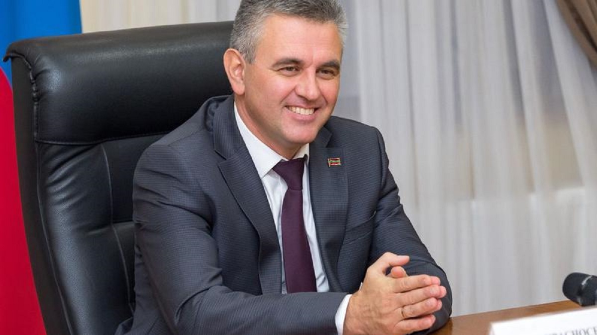 Înainte de plecare, Krasnoselski a majorat indemnizațiile pe viață ale foștilor lideri ai regiunii