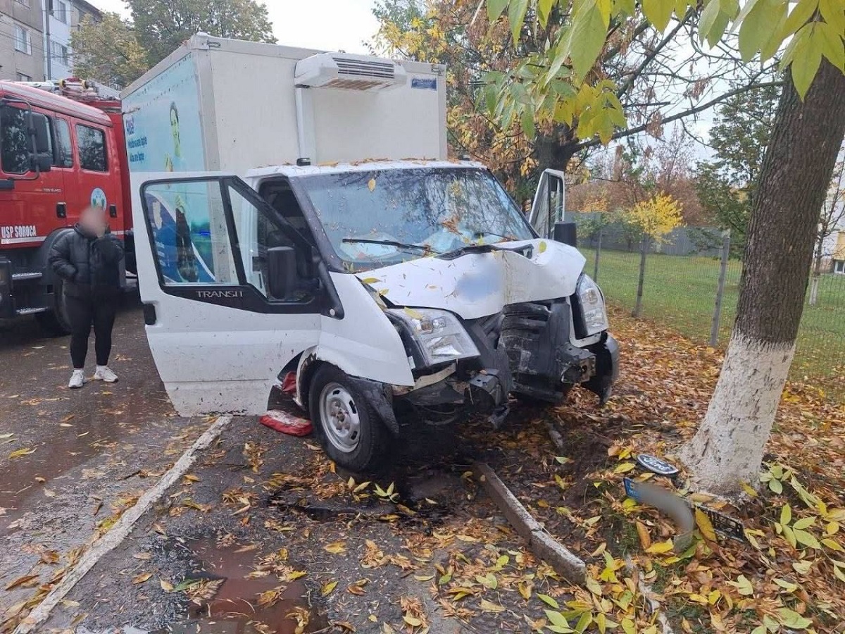 Accident mortal la Soroca: Un bărbat s-a izbit cu mașina într-un copac