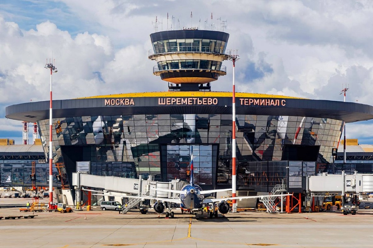 Toate cele patru aeroporturi din Moscova și-au suspendat activitatea din cauza dronelor