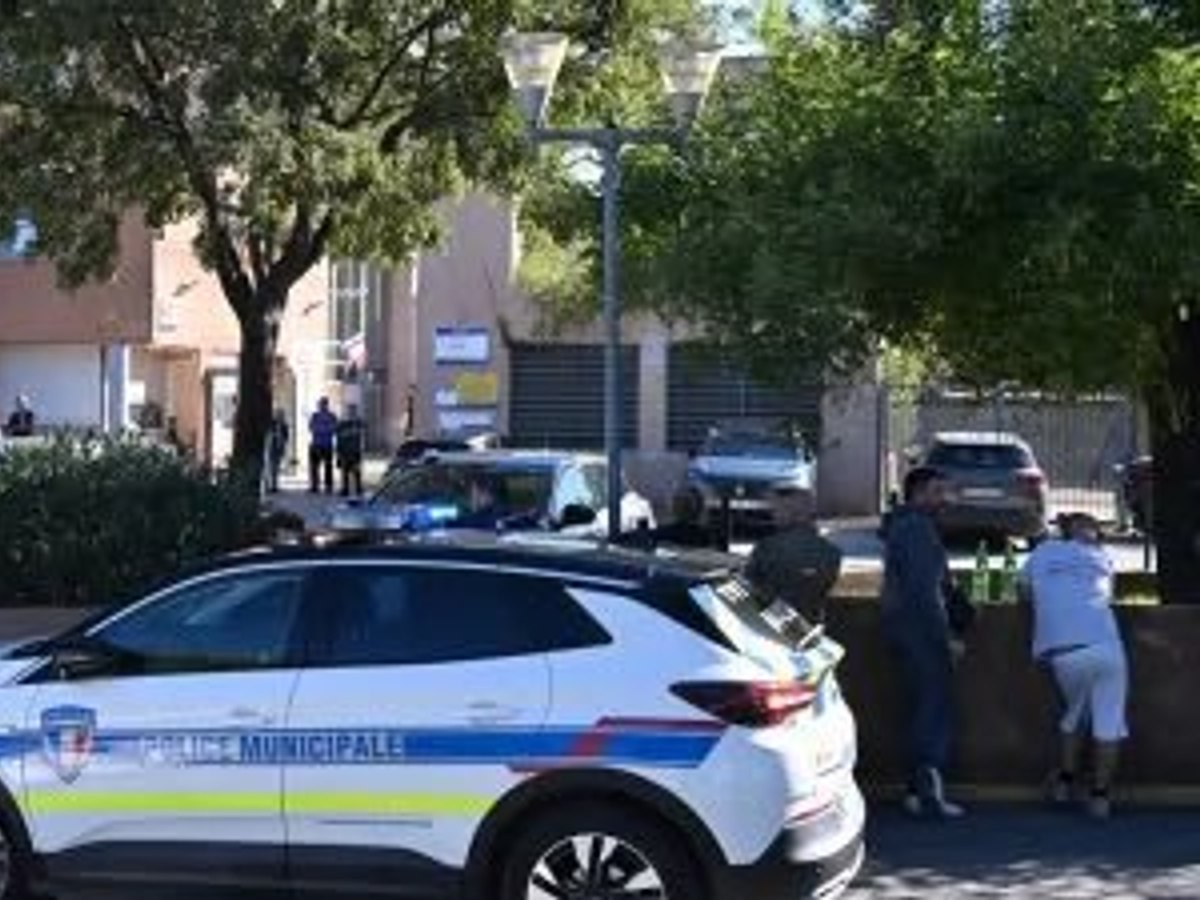 Atac armat într-o școală din Franța. Directorul și un profesor au fost împușcați de un adolescent de 14 ani