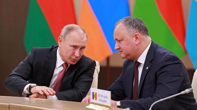 Igor Dodon și mai mulți socialiști, în vizită la Moscova, după ședința secretă a Parlamentului