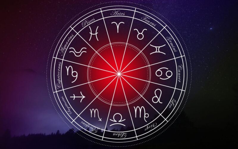 HOROSCOP // Vești bune la serviciu și surprize în dragoste