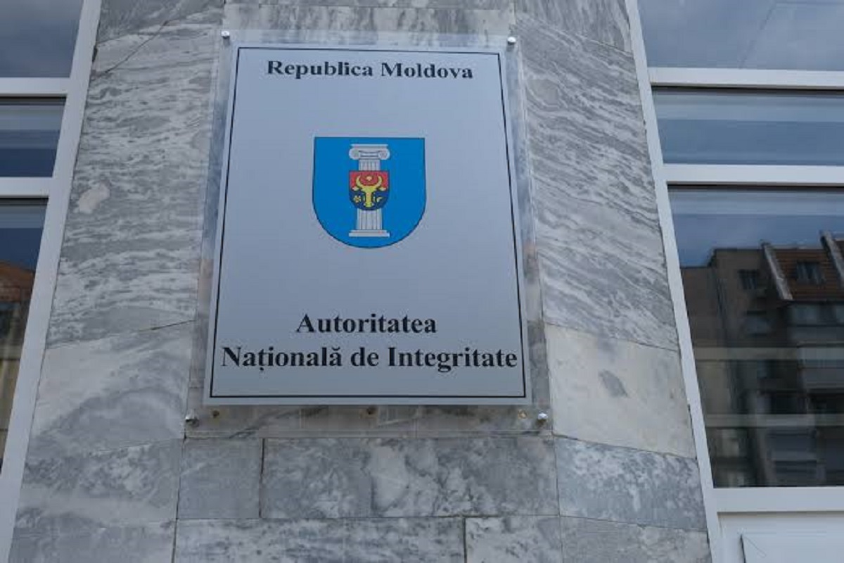 O fostă angajată a Serviciului Fiscal de Stat, depistată cu avere nejustificată de peste 458 de mii de lei