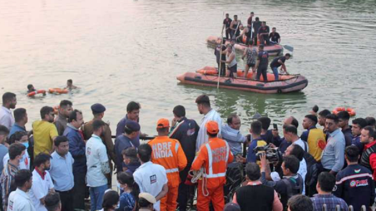 Tragedie în India: 13 copii au murit după ce ambarcațiunea în care se aflau s-a răsturnat