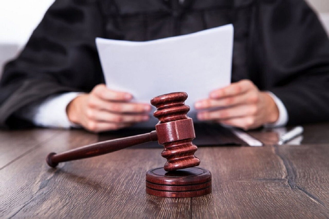 Ar fi cerut 1.500 de euro pentru a influența un magistrat din Bălți: Un fost judecător și-a recunoscut vina