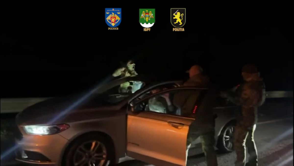 VIDEO // Au promis să-i treacă peste Prut, dar i-au dus într-o carieră și i-au atacat pentru 800 de euro. Patru persoane, condamnate