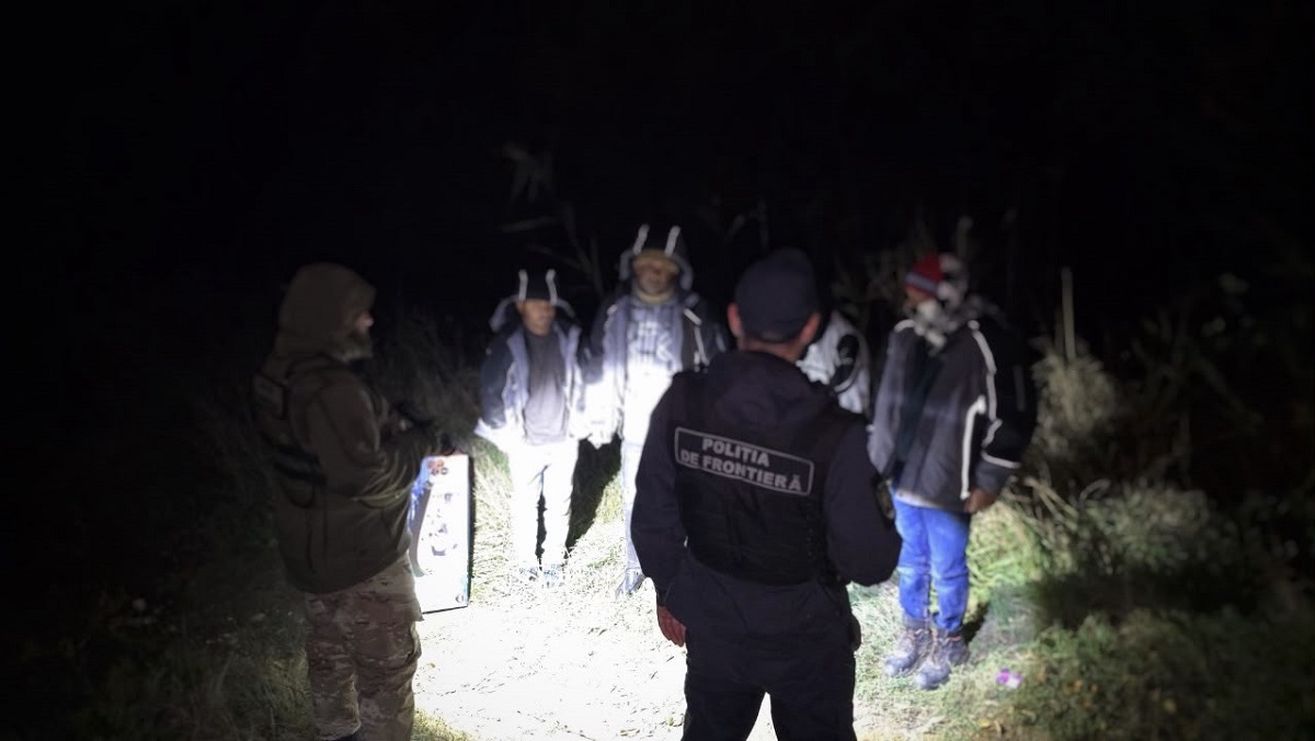 VIDEO // Cinci cetățeni din Bangladesh, reținuți în timp ce încercau să ajungă ilegal în România