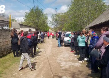 Tânăra din Orhei, condusă pe ultimul drum. Oamenii cer dreptate pentru Ana-Maria
