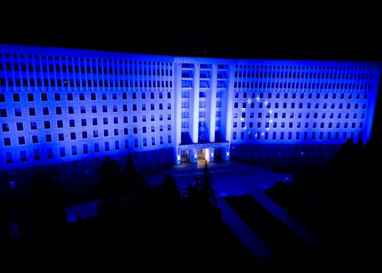 VIDEO / Ziua Europei, marcată la Parlament: „Cetățenii R. Moldova sunt parte a familiei europene”