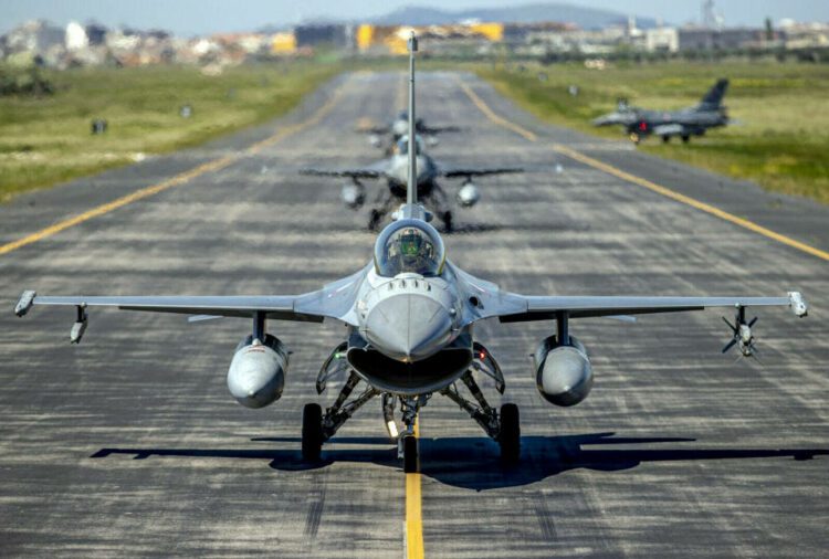 Ucraina va primi primele avioane de luptă F-16 în iunie sau iulie, afirmă o sursă militară de la Kiev