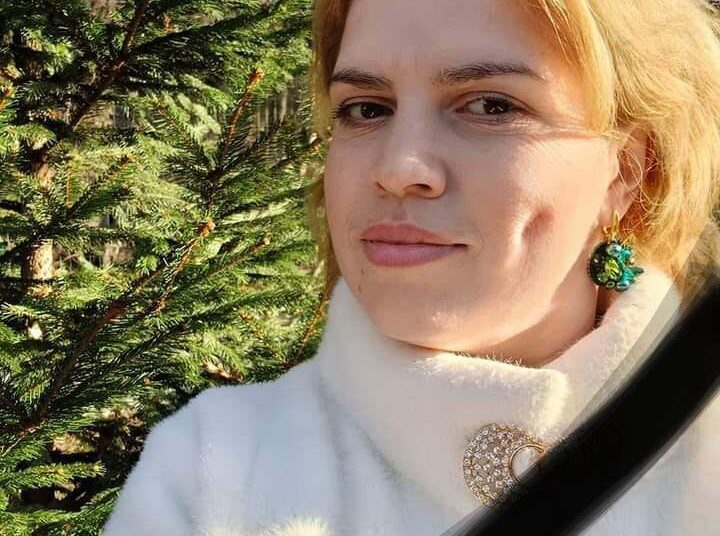 O directoare din Drochia s-a strangulat în sala de sport. Era mamă a trei copii