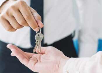 Persoanele fizice care dau în chirie apartamente și nu au înregistrat contractele de locațiune la SFS – amendate