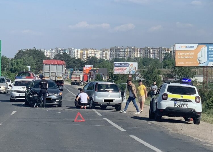 FOTO/VIDEO | Accident în apropiere de Bălți