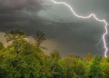 Vreme instabilă în toată Moldova. Astăzi vor cădea ploi cu grindină, însoțite de descărcări electrice