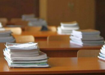 Decis! Autorii de manule școlare vor primi mai mulți bani
