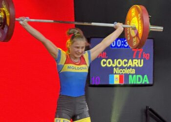 O sportivă din R. Moldova a câștigat trei medalii de aur la Campionatul Mondial de Haltere Under 17