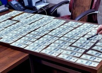 Un polițist din Chișinău a refuzat mita de 20 de mii de euro. Ce favoruri trebuia să facă