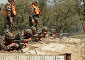 VIDEO | Au pus din nou mâna pe arme. Un deputat PAS, printre rezerviștii chemați la datorie