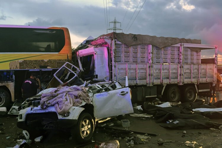 Accident tragic în Turcia: zece morți și 40 de răniți