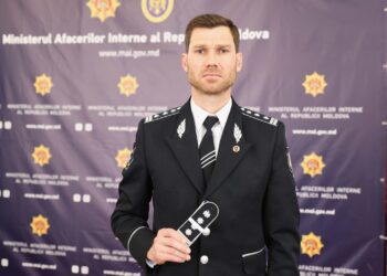 Polițistul care a refuzat mita de 20 de mii de dolari, avansat în grad