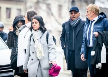 Membri ai celei mai bogate familii britanice, un miliardar, soția, fiul și nora lui, condamnați la închisoare pentru exploatarea angajaților