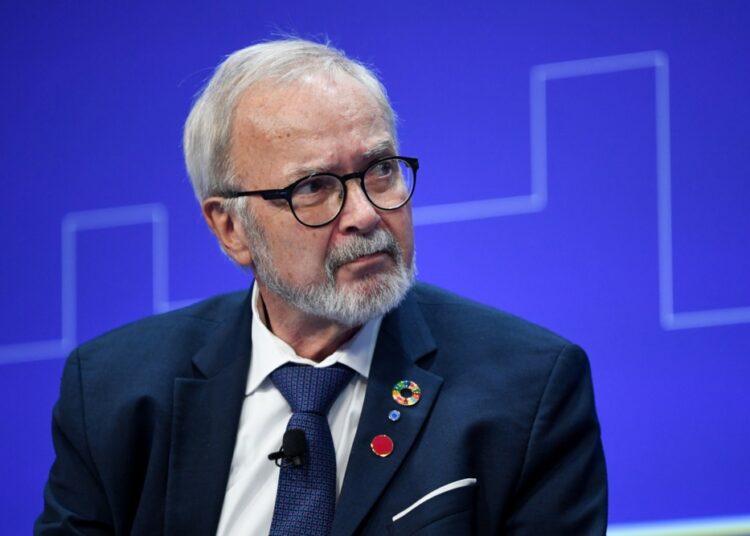 Fostul preşedinte al Băncii Europene de Investiții, cercetat pentru corupţie de Parchetul European