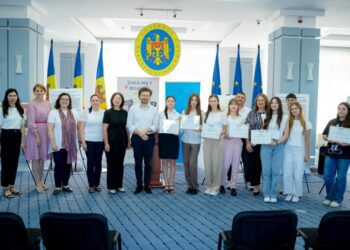 Șase eleve, premiate de MEC și UNICEF pentru promovarea educației incluzive