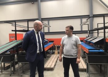 FOTO | Moldovenii știu să facă agricutură. Cum un fermier din nordul țării reușește să utilizeze tehnologii moderne pentru zeci de hectare de culturi agricole și livezi