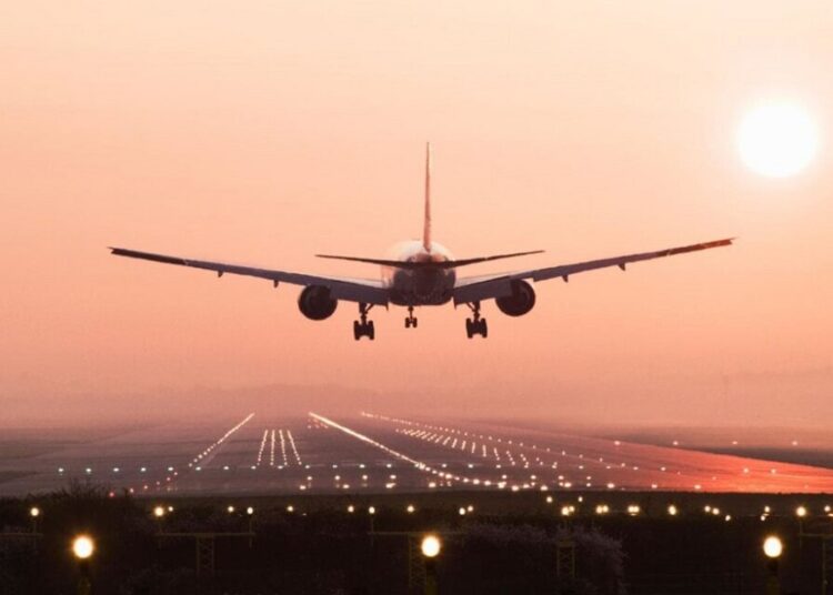 Două curse aeriene, lansate în premieră pe Aeroportul Internațional Chișinău. Călătorii vor putea zbura direct spre New York și Manchester