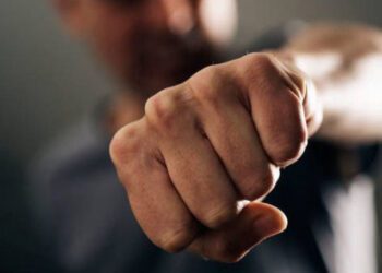 I-a scos dinții cu cleștele. Un bărbat din Soroca, snopit în bătaie la o ceartă