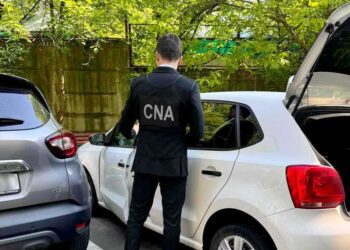 Ar fi cerut 15 mii de lei pentru un permis de conducere. Un tânăr din Șoldănești, cercetat de CNA pentru trafic de influență
