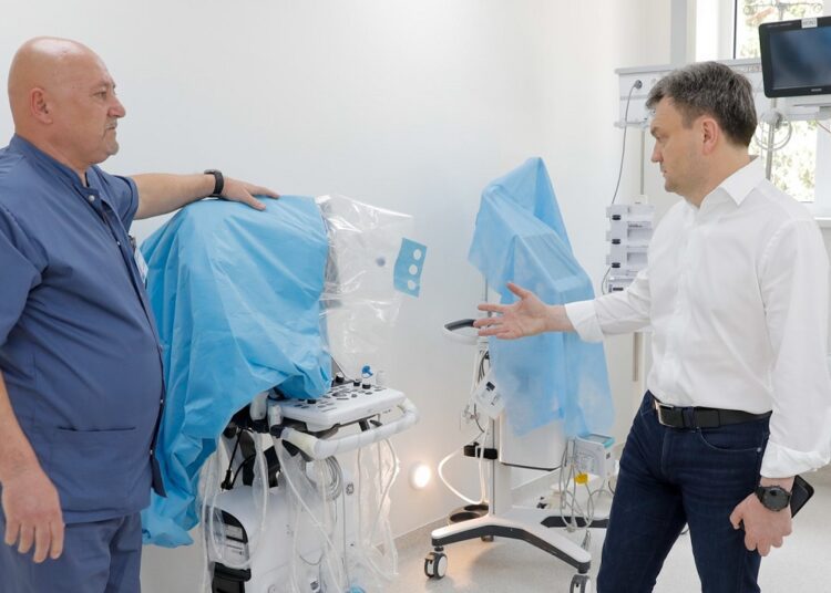 Dorin Recean, la Spitalul raional Edineț: Dacă avem o societate sănătoasă, oferim servicii de calitate, oamenii se vor simți bine acasă