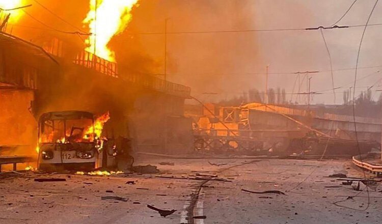 Stare de alertă în Ucraina, după un atac masiv al rușilor. Cea mai mare centrală hidroelectrică e în stare critică