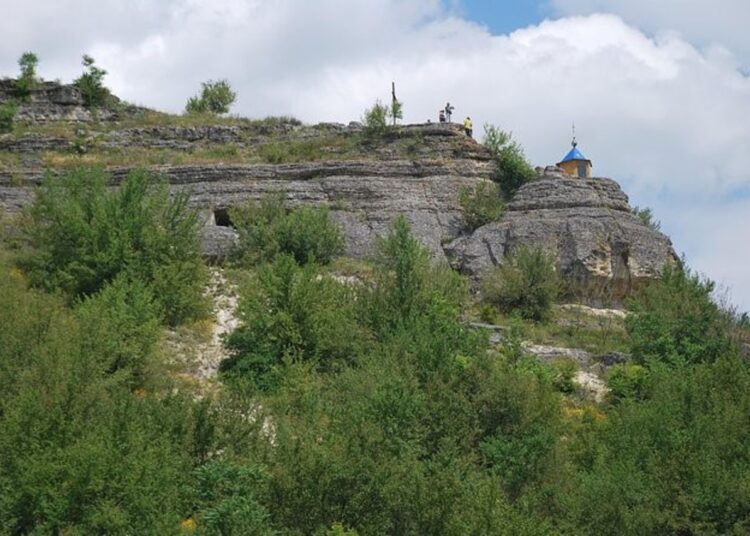 Incident la Mănăstirea Saharna: Un tânăr a căzut în gol de la o înălțime de circa 30 de metri