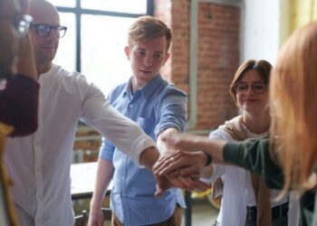 Indemnizații de până la 120 de mii de lei pentru tinerii absolvenți care se vor angaja în domeniul culturii