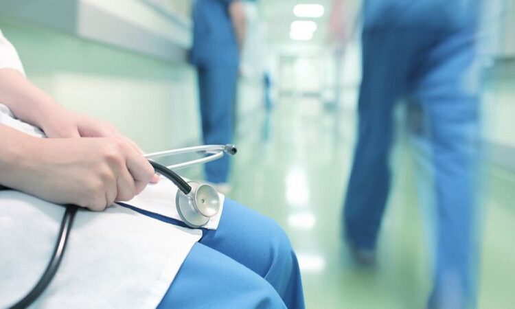 Patru medici obstetricieni-ginecologi, trimiși pe banca acuzaților. Sunt învinuiți de malpraxis soldat cu decesul unui prunc