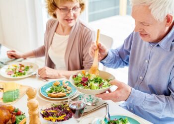 Ce să mănânci, în funcție de vârstă. Pe măsură ce îmbătrânim, nevoile noastre nutriționale se schimbă