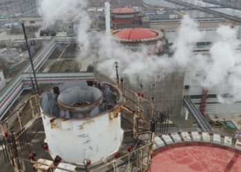Stare de alertă la Zaporojie. Centrala nucleară a pierdut legătura cu stația de monitorizare a radiațiilor după bombardamentele rușilor