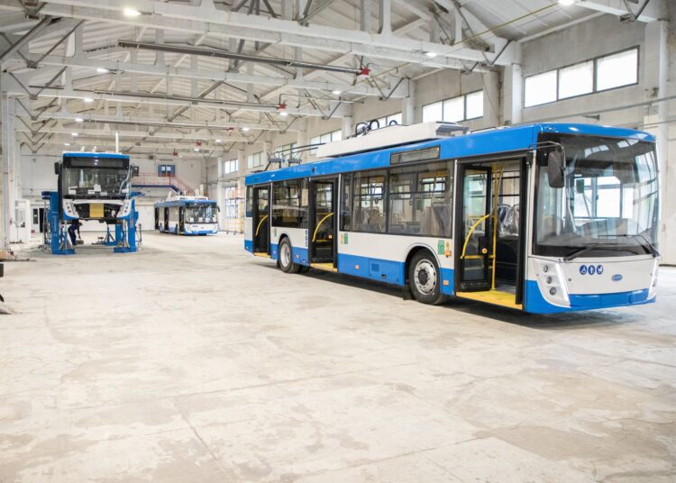 FOTO // O uzină din Chișinău produce troleibuze pentru municipiul Bălți